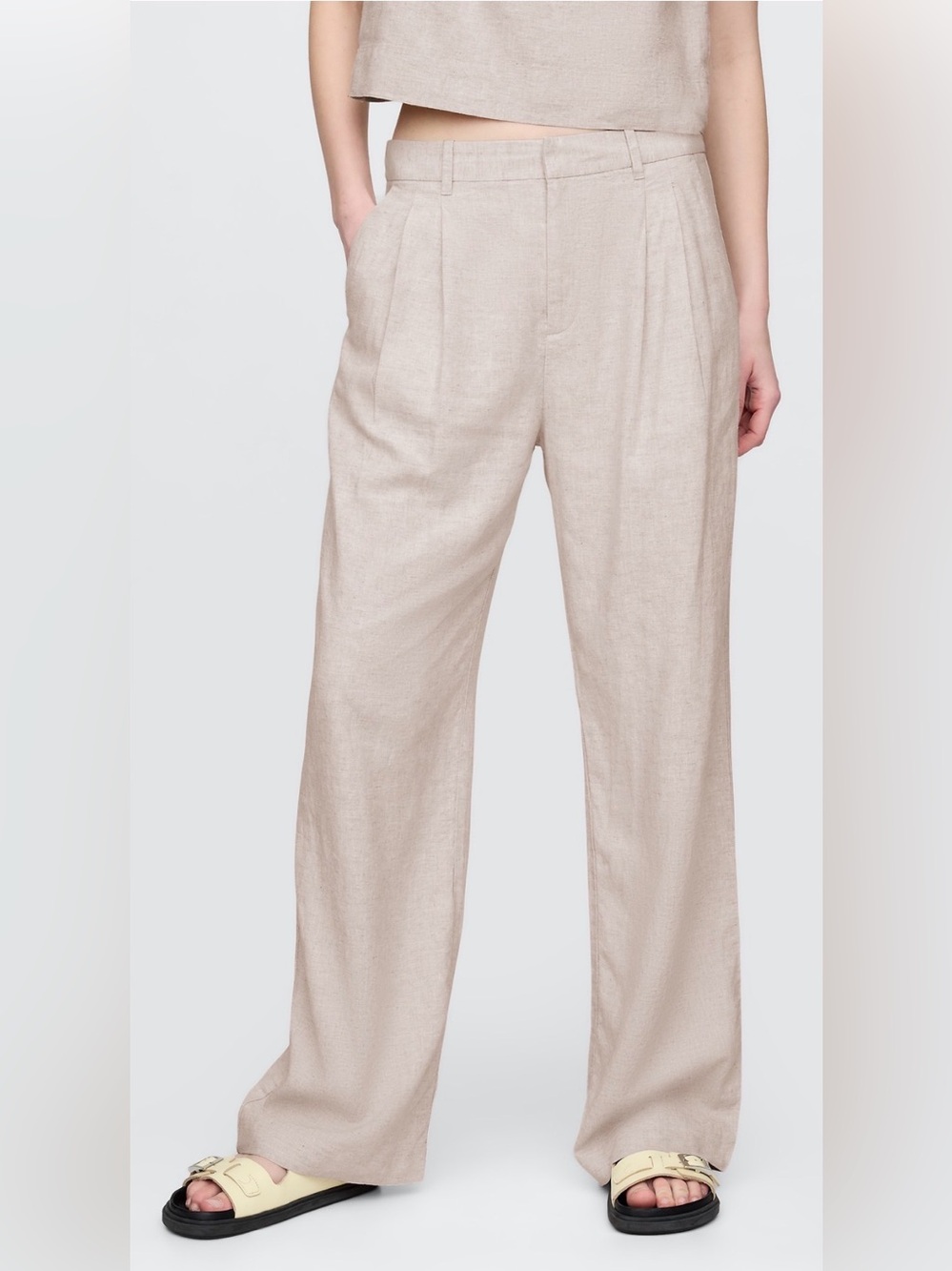 Gap 365 high rise linen blend trousers. Size 8. Color is flax linen tan - Picture 3 of 11